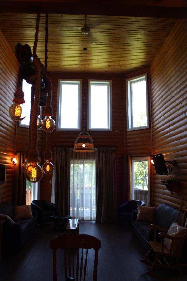 Chalets Et Spa Lac Saint-Jean Chambord Exterior foto