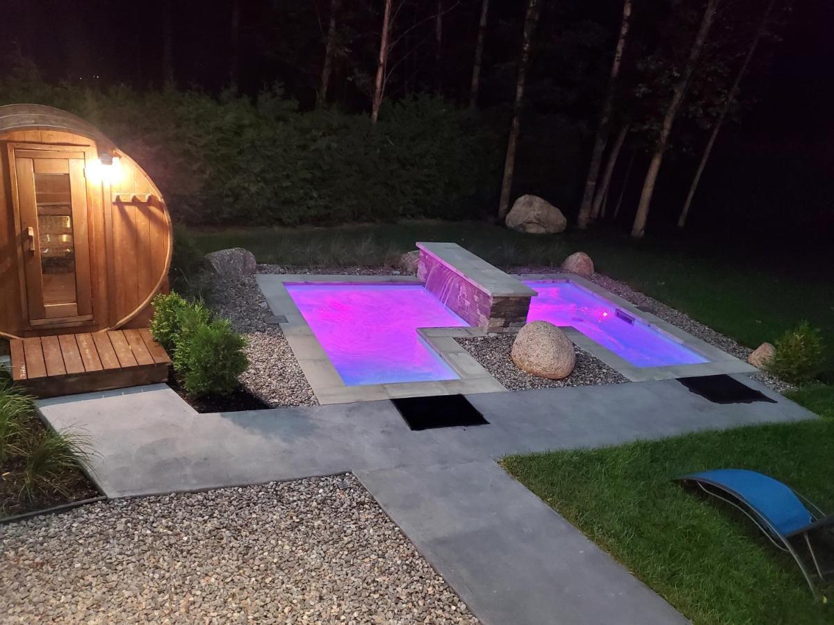 Chalets Et Spa Lac Saint-Jean Chambord Exterior foto